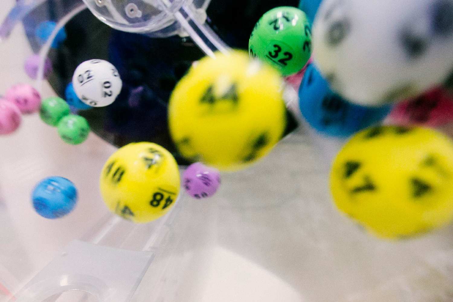 Vantagens de Usar Geradores de Números Randômicos para Sorteios Corporativos e de Loteria