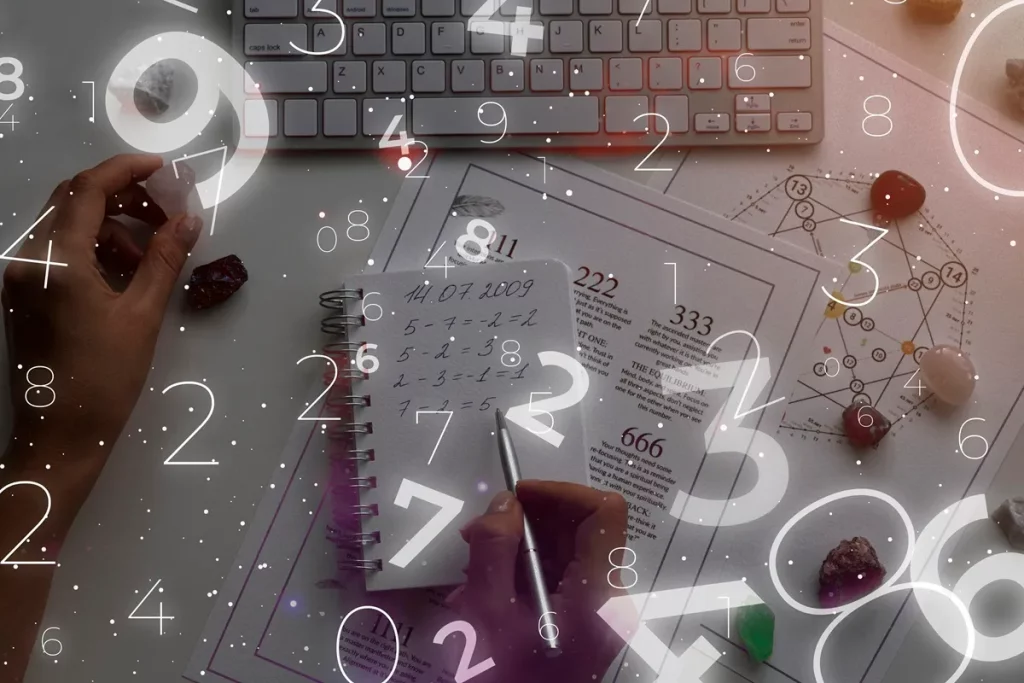 Imagem com números flutuantes sobre uma mesa de trabalho, com cadernos e cristais, simbolizando a conexão entre a numerologia e o autoconhecimento, além da interpretação dos números nos sonhos.